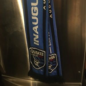 2014 SJ Earthquakes  Scarf -83  $12 FIRM OR FREE* 🎉